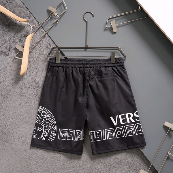 ブランドハーフパンツ背面デザイン